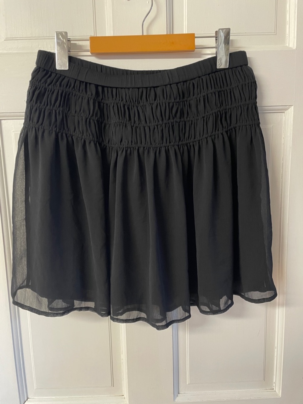 Banana Republic factory cute flowy double layer black skirt size small petite